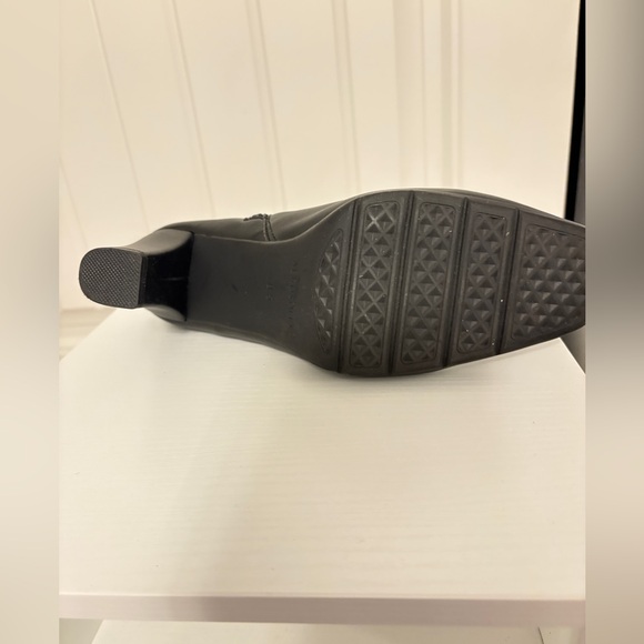 Aerosoles Black Women's Boots 8.5 wide - Picture 4 of 10